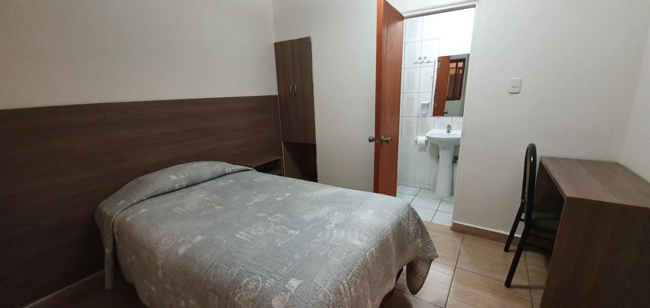 Hostal El Loa Calama Buitenkant foto